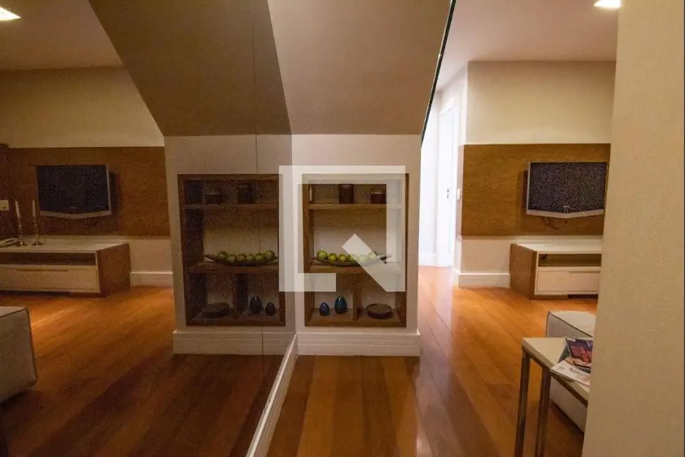 Apartamento com 3 quartos à venda, 166m2 em Leblon, Rio De Janeiro - RJ - imagem 1 Foto 1 de Apartamento com 3 quartos à venda, 166m2 em Leblon, Rio De Janeiro - RJ