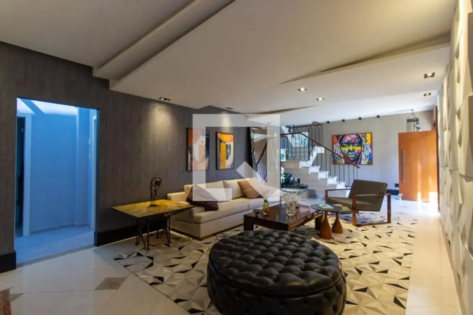 Casa com 6 quartos à venda, 350m2 em Laranjeiras, Rio De Janeiro - RJ - imagem 3 Foto 3 de Casa com 6 quartos à venda, 350m2 em Laranjeiras, Rio De Janeiro - RJ