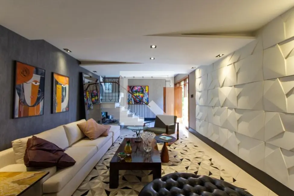 Casa com 6 quartos à venda, 350m2 em Laranjeiras, Rio De Janeiro - RJ - imagem 1 Foto 1 de Casa com 6 quartos à venda, 350m2 em Laranjeiras, Rio De Janeiro - RJ