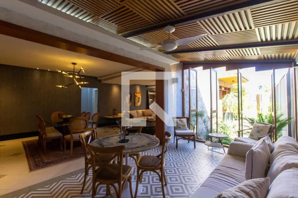 Casa com 6 quartos à venda, 350m2 em Laranjeiras, Rio De Janeiro - RJ - imagem 9 Foto 9 de Casa com 6 quartos à venda, 350m2 em Laranjeiras, Rio De Janeiro - RJ