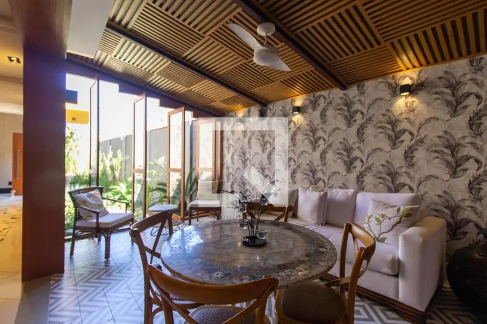 Casa com 6 quartos à venda, 350m2 em Laranjeiras, Rio De Janeiro - RJ - imagem 8 Foto 8 de Casa com 6 quartos à venda, 350m2 em Laranjeiras, Rio De Janeiro - RJ