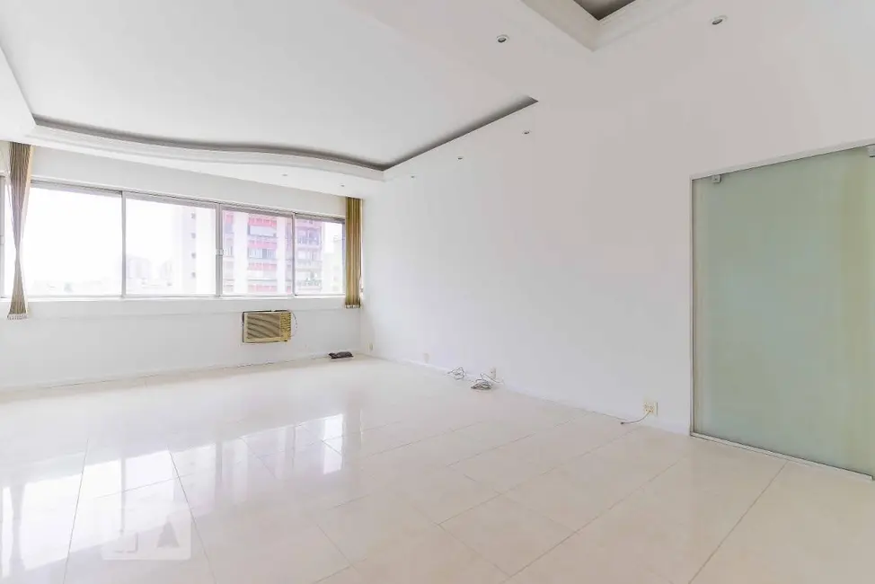 Apartamento com 3 quartos à venda, 130m2 em Laranjeiras, Rio De Janeiro - RJ - imagem 1 Foto 1 de Apartamento com 3 quartos à venda, 130m2 em Laranjeiras, Rio De Janeiro - RJ