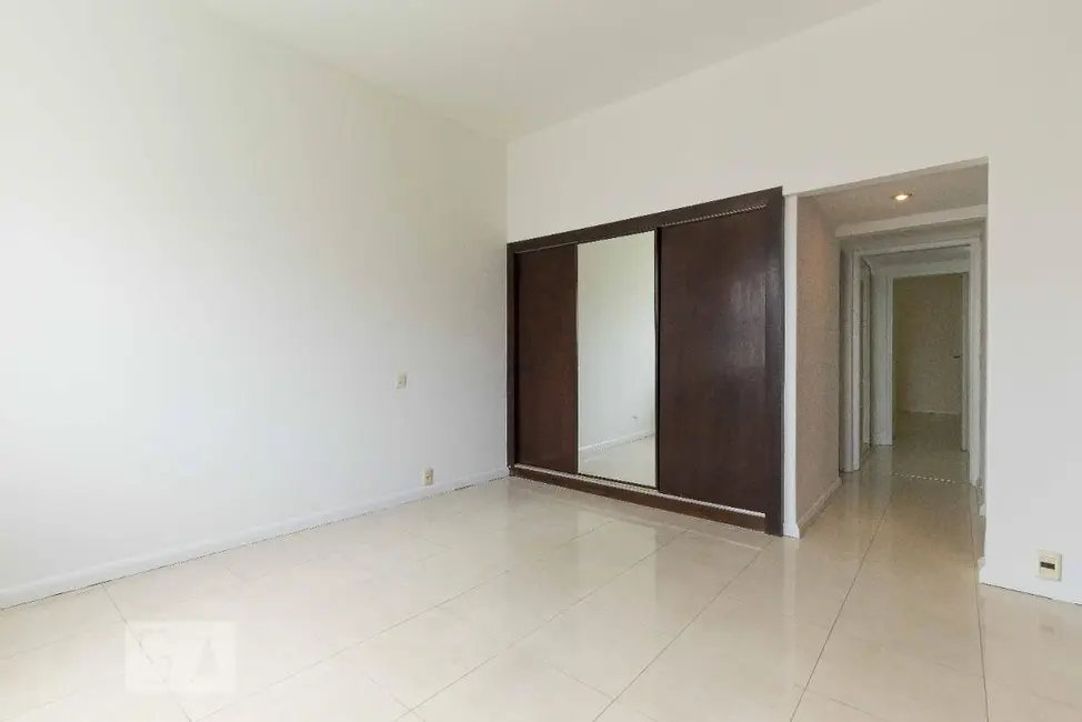 Apartamento com 3 quartos à venda, 130m2 em Laranjeiras, Rio De Janeiro - RJ - imagem 9 Foto 9 de Apartamento com 3 quartos à venda, 130m2 em Laranjeiras, Rio De Janeiro - RJ