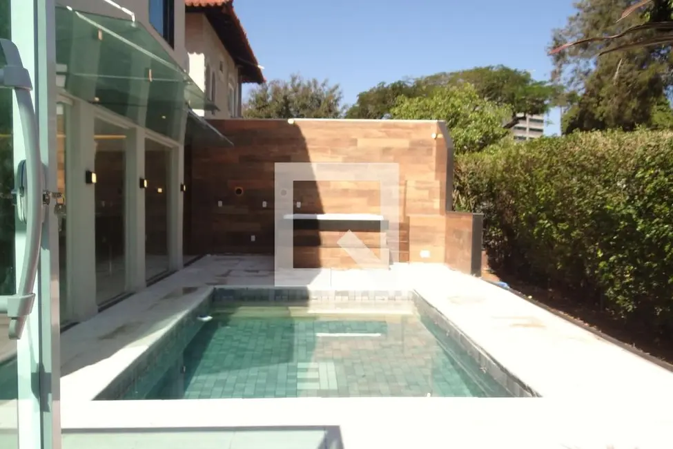 Casa com 7 quartos à venda, 384m2 em Barra da Tijuca, Rio De Janeiro - RJ - imagem 4 Foto 4 de Casa com 7 quartos à venda, 384m2 em Barra da Tijuca, Rio De Janeiro - RJ