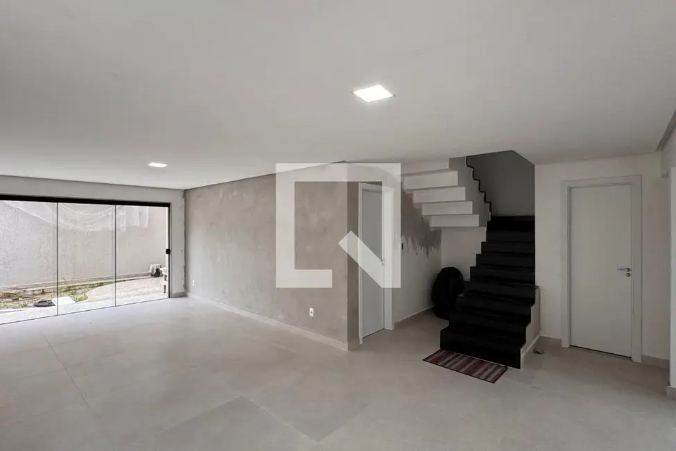 Casa com 3 quartos à venda, 280m2 em Rio De Janeiro - RJ - imagem 1 Foto 1 de Casa com 3 quartos à venda, 280m2 em Rio De Janeiro - RJ