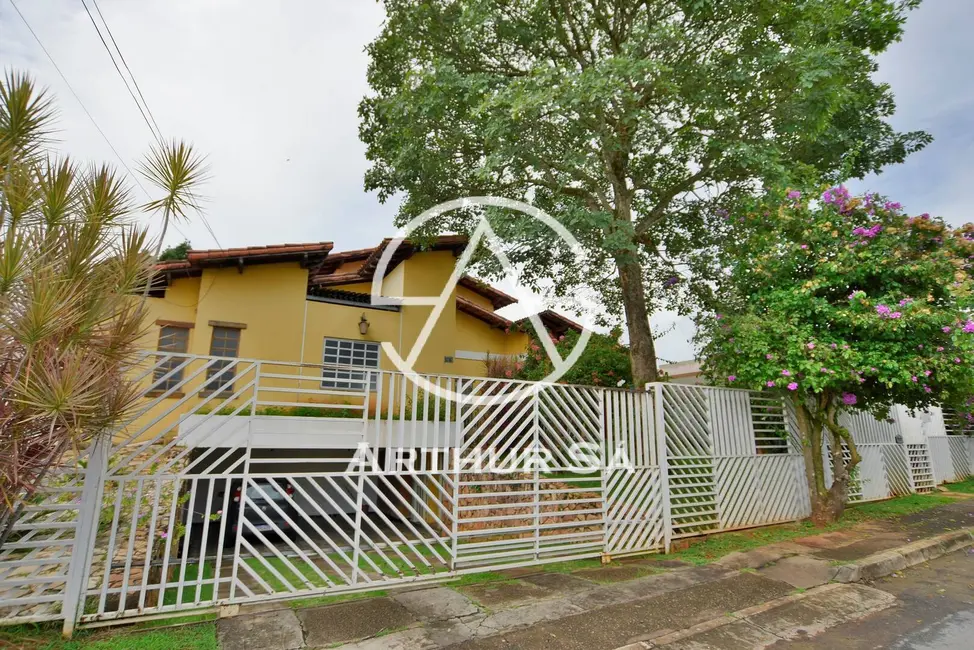 Casa com 4 quartos à venda, 1100m2 em Brasilia - DF - imagem 3 Foto 3 de Casa com 4 quartos à venda, 1100m2 em Brasilia - DF