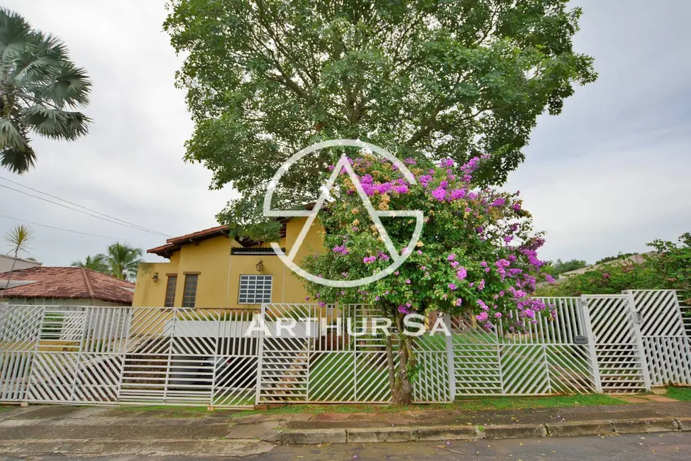 Casa com 4 quartos à venda, 1100m2 em Brasilia - DF - imagem 4 Foto 4 de Casa com 4 quartos à venda, 1100m2 em Brasilia - DF