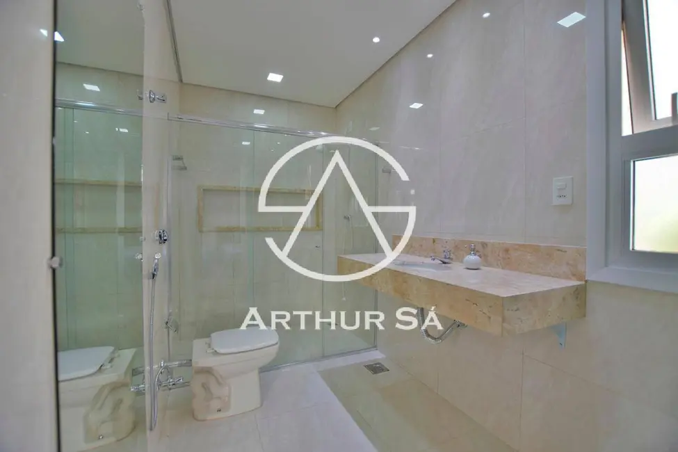 Casa com 3 quartos à venda, 1000m2 em Brasilia - DF - imagem 2 Foto 2 de Casa com 3 quartos à venda, 1000m2 em Brasilia - DF