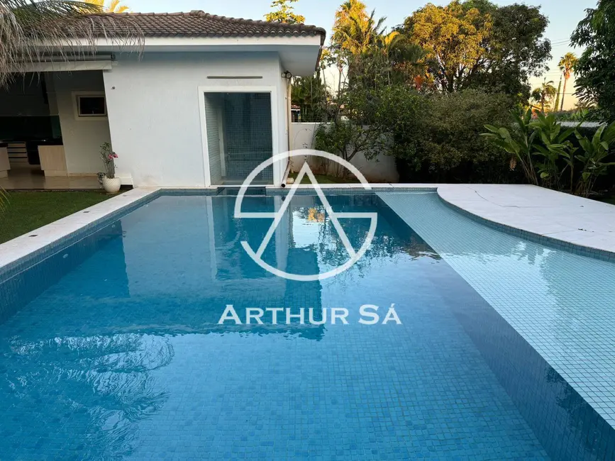 Casa com 4 quartos à venda, 1200m2 em Brasilia - DF - imagem 5 Foto 5 de Casa com 4 quartos à venda, 1200m2 em Brasilia - DF