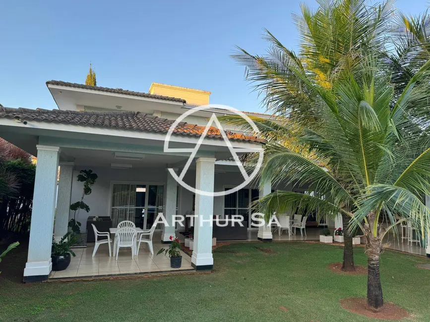 Casa com 4 quartos à venda, 1200m2 em Brasilia - DF - imagem 4 Foto 4 de Casa com 4 quartos à venda, 1200m2 em Brasilia - DF