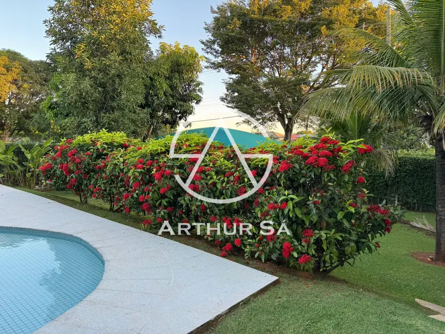 Casa com 4 quartos à venda, 1200m2 em Brasilia - DF - imagem 3 Foto 3 de Casa com 4 quartos à venda, 1200m2 em Brasilia - DF