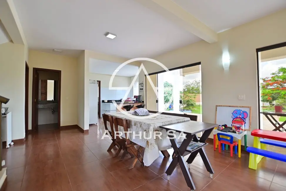 Casa com 4 quartos à venda, 1600m2 em Brasilia - DF - imagem 8 Foto 8 de Casa com 4 quartos à venda, 1600m2 em Brasilia - DF