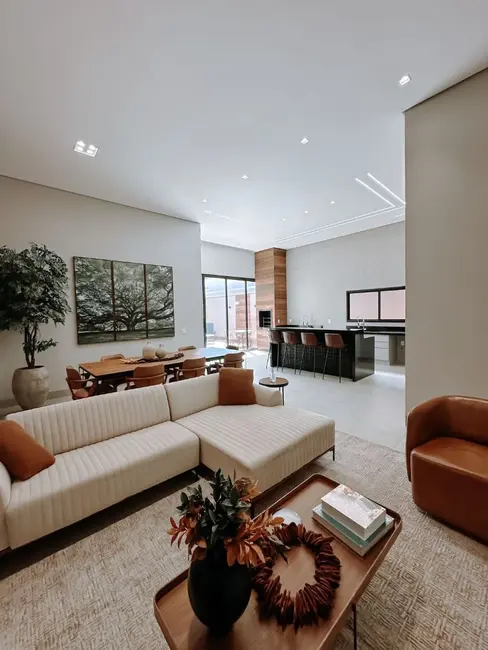 Foto 1 de Casa de Condomínio com 3 quartos à venda, 360m2 em Laranjeiras, Uberlandia - MG