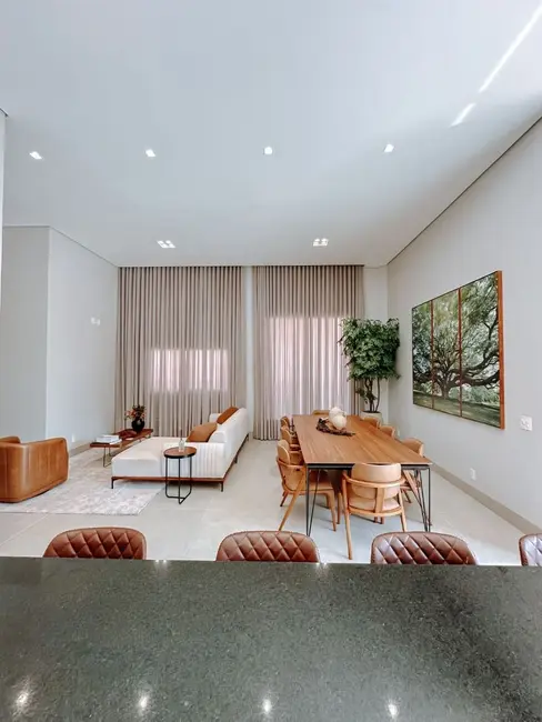 Casa de Condomínio com 3 quartos à venda, 360m2 em Laranjeiras, Uberlandia - MG - imagem 3 Foto 3 de Casa de Condomínio com 3 quartos à venda, 360m2 em Laranjeiras, Uberlandia - MG