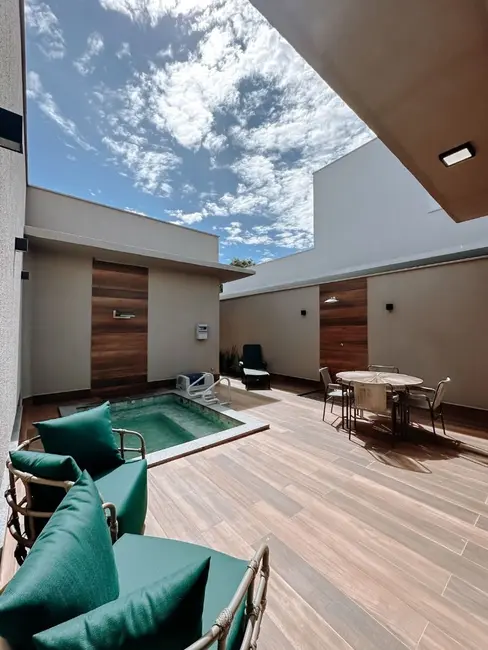 Casa de Condomínio com 3 quartos à venda, 360m2 em Laranjeiras, Uberlandia - MG - imagem 8 Foto 8 de Casa de Condomínio com 3 quartos à venda, 360m2 em Laranjeiras, Uberlandia - MG