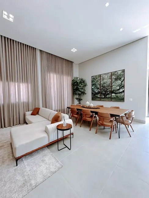 Casa de Condomínio com 3 quartos à venda, 360m2 em Laranjeiras, Uberlandia - MG - imagem 4 Foto 4 de Casa de Condomínio com 3 quartos à venda, 360m2 em Laranjeiras, Uberlandia - MG