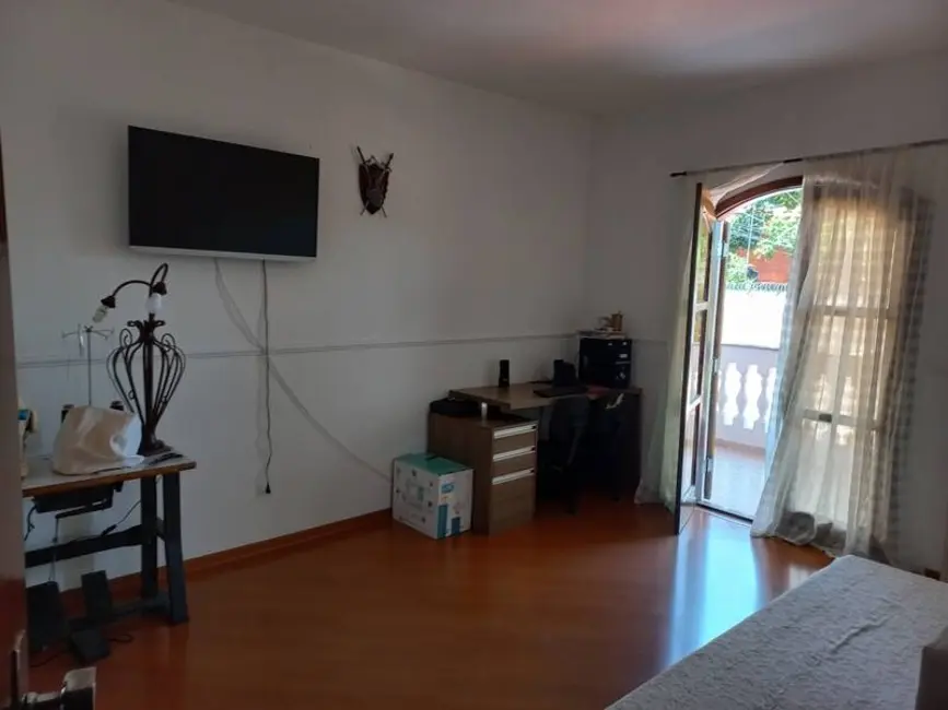 Foto 3 de Sobrado com 4 quartos à venda e para alugar, 250m2 em Sao Jose Dos Campos - SP