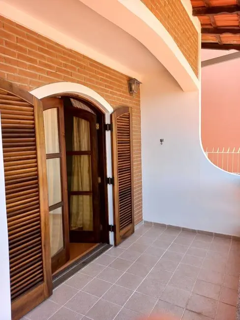 Foto 9 de Sobrado com 4 quartos à venda e para alugar, 250m2 em Sao Jose Dos Campos - SP