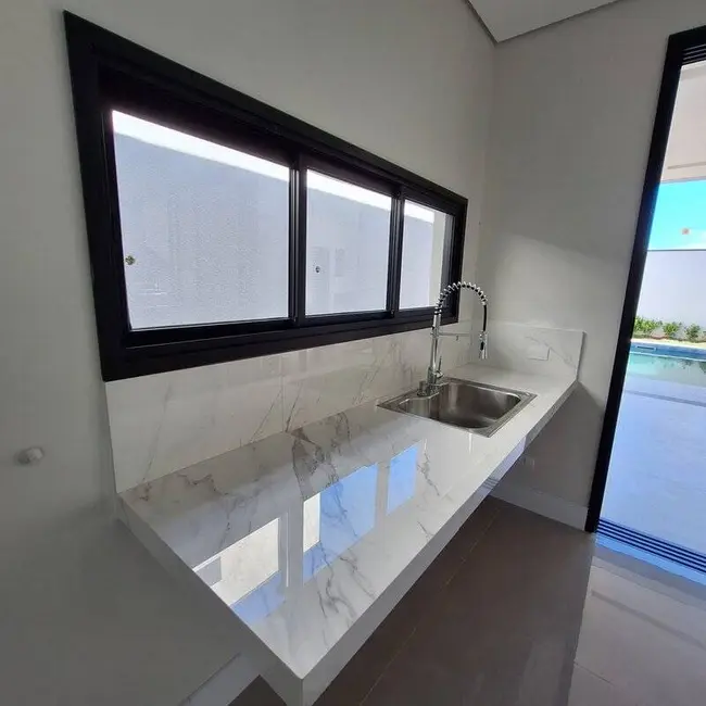 Casa com 3 quartos à venda, 450m2 em Sao Jose Dos Campos - SP - imagem 5 Foto 5 de Casa com 3 quartos à venda, 450m2 em Sao Jose Dos Campos - SP