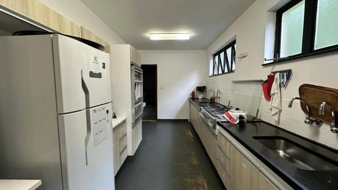 Casa com 4 quartos à venda e para alugar, 4312m2 em Sao Jose Dos Campos - SP - imagem 5 Foto 5 de Casa com 4 quartos à venda e para alugar, 4312m2 em Sao Jose Dos Campos - SP