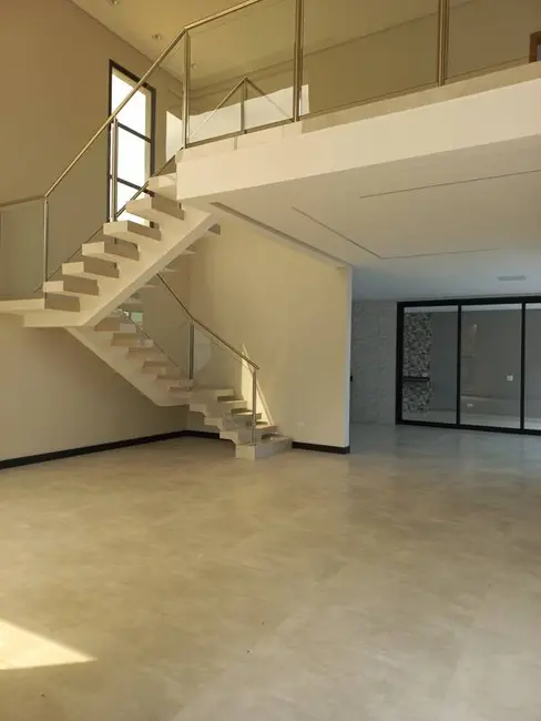 Sobrado com 3 quartos à venda, 280m2 em Sao Jose Dos Campos - SP - imagem 5 Foto 5 de Sobrado com 3 quartos à venda, 280m2 em Sao Jose Dos Campos - SP