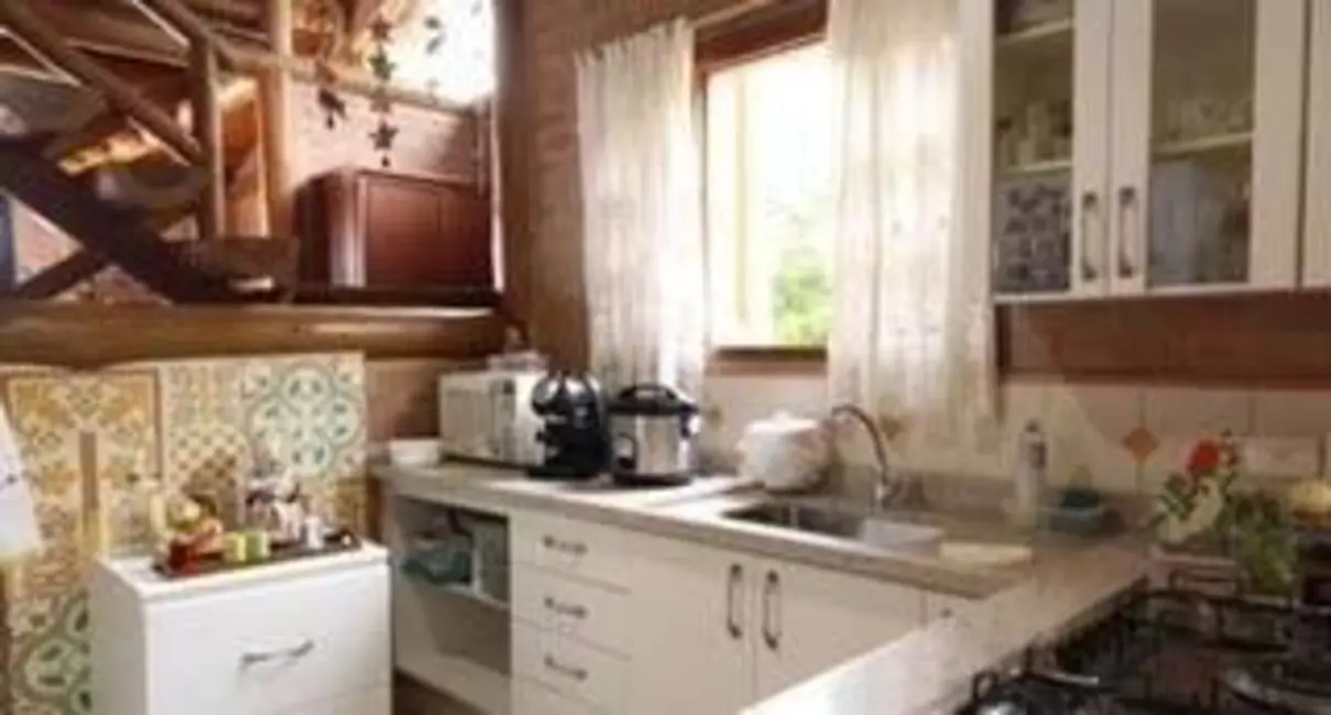 Foto 3 de Casa de Condomínio com 3 quartos para alugar, 390m2 em Caxambu, Jundiai - SP