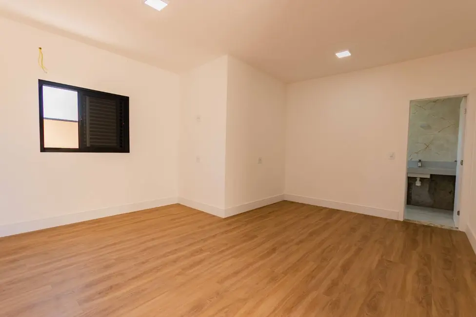 Casa de Condomínio com 3 quartos à venda, 182m2 em Jardim América II, Valinhos - SP - imagem 9 Foto 9 de Casa de Condomínio com 3 quartos à venda, 182m2 em Jardim América II, Valinhos - SP