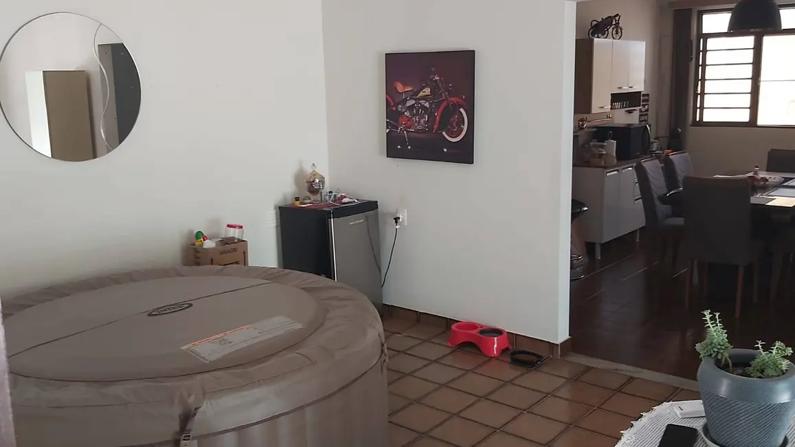 Casa com 3 quartos à venda, 198m2 em Jardim Celani, Valinhos - SP - imagem 5 Foto 5 de Casa com 3 quartos à venda, 198m2 em Jardim Celani, Valinhos - SP