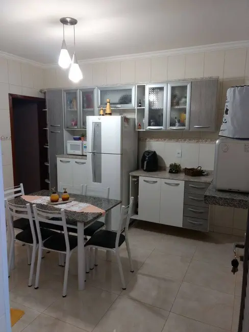 Foto 2 de Casa com 2 quartos à venda, 125m2 em Jundiai - SP