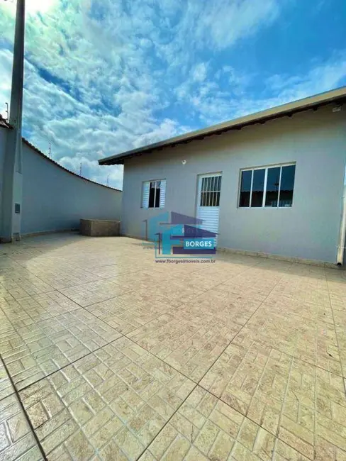 Foto 5 de Casa com 2 quartos à venda, 147m2 em Mongagua - SP