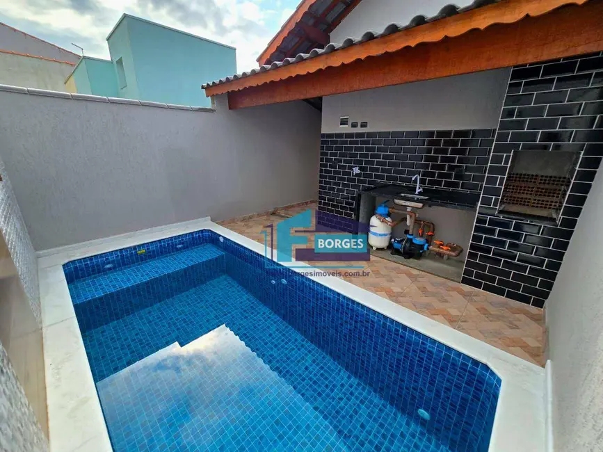 Foto 2 de Casa com 2 quartos à venda, 130m2 em Itanhaem - SP