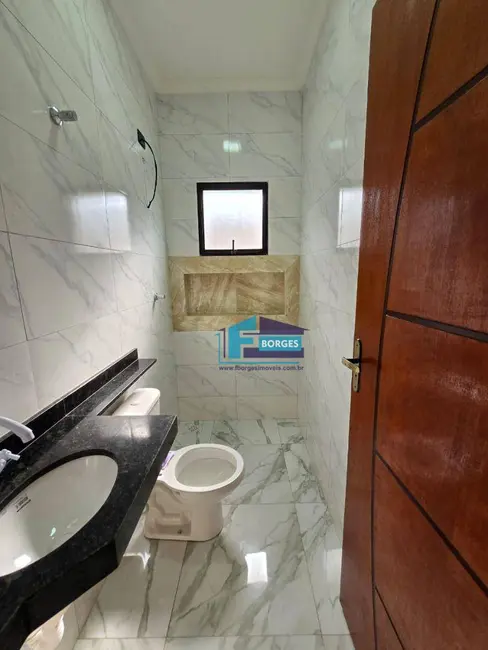 Foto 8 de Casa com 2 quartos à venda, 130m2 em Itanhaem - SP