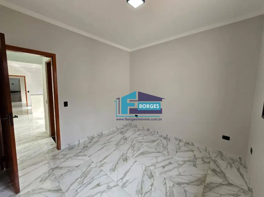 Foto 9 de Casa com 2 quartos à venda, 130m2 em Itanhaem - SP