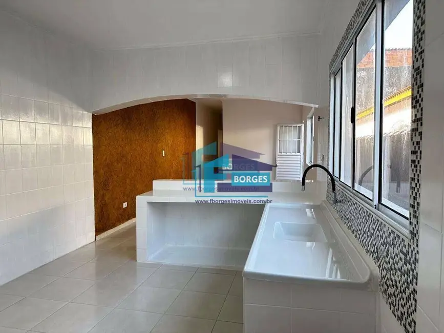 Foto 3 de Casa com 3 quartos à venda, 175m2 em Centro, Mongagua - SP