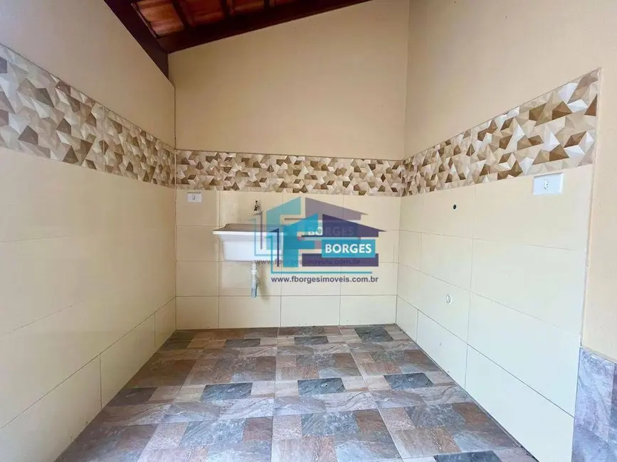 Foto 5 de Casa com 2 quartos à venda, 180m2 em Mongagua - SP