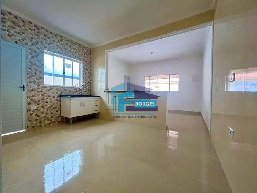 Foto 1 de Casa com 2 quartos à venda, 180m2 em Mongagua - SP