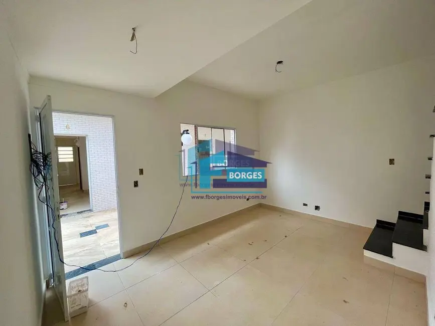 Foto 1 de Casa de Condomínio com 2 quartos à venda, 81m2 em Centro, Mongagua - SP