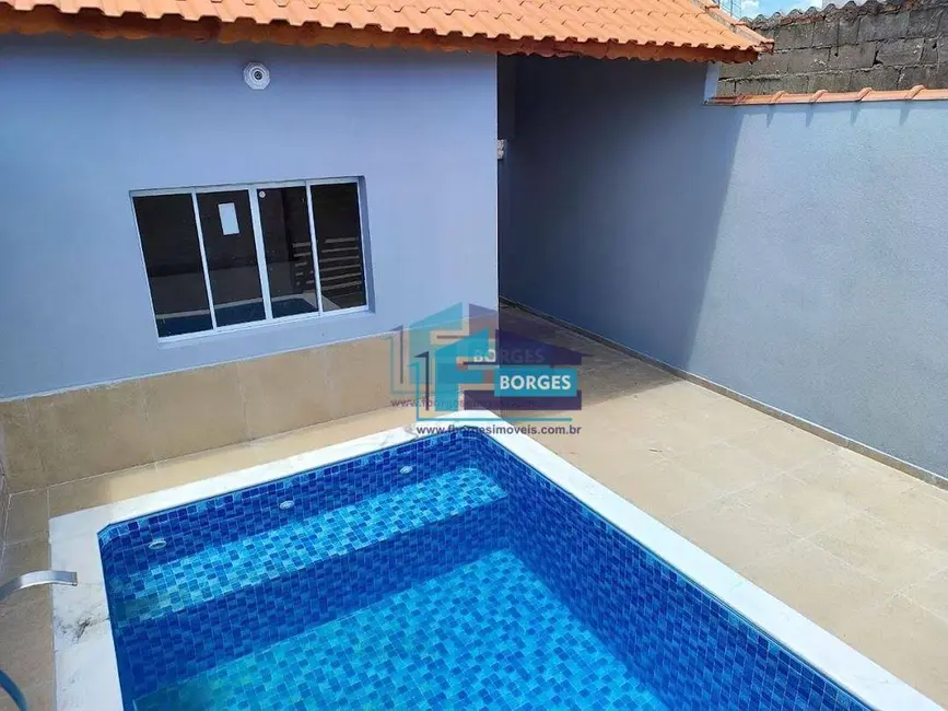 Foto 2 de Casa com 2 quartos à venda, 150m2 em Itanhaem - SP