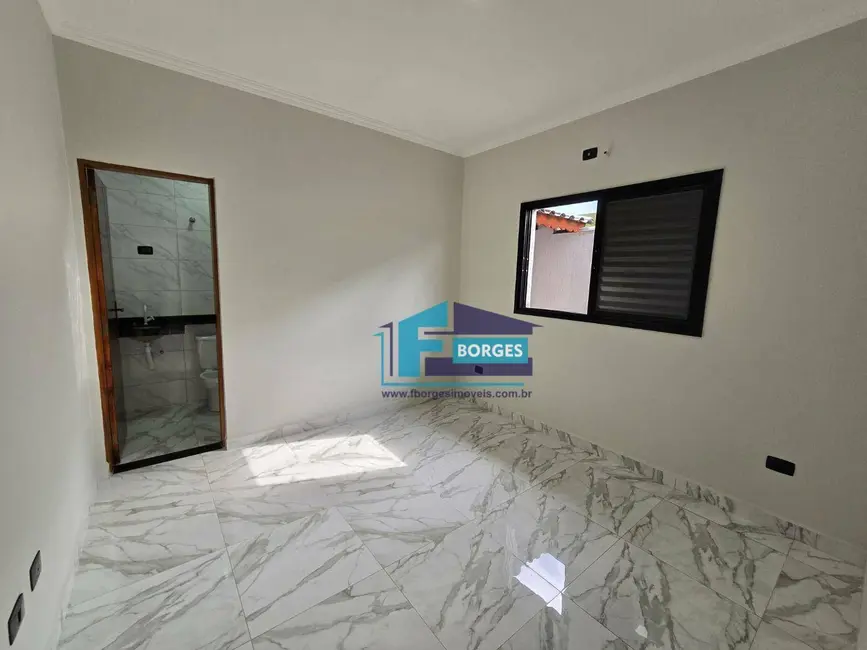 Foto 8 de Casa com 2 quartos à venda, 150m2 em Itanhaem - SP