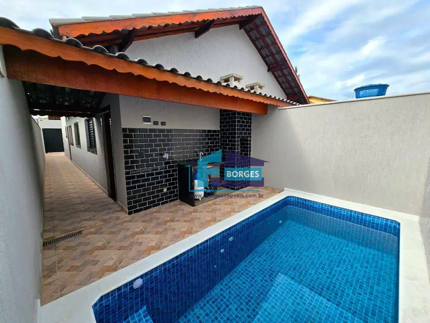 Foto 2 de Casa com 2 quartos à venda, 150m2 em Itanhaem - SP