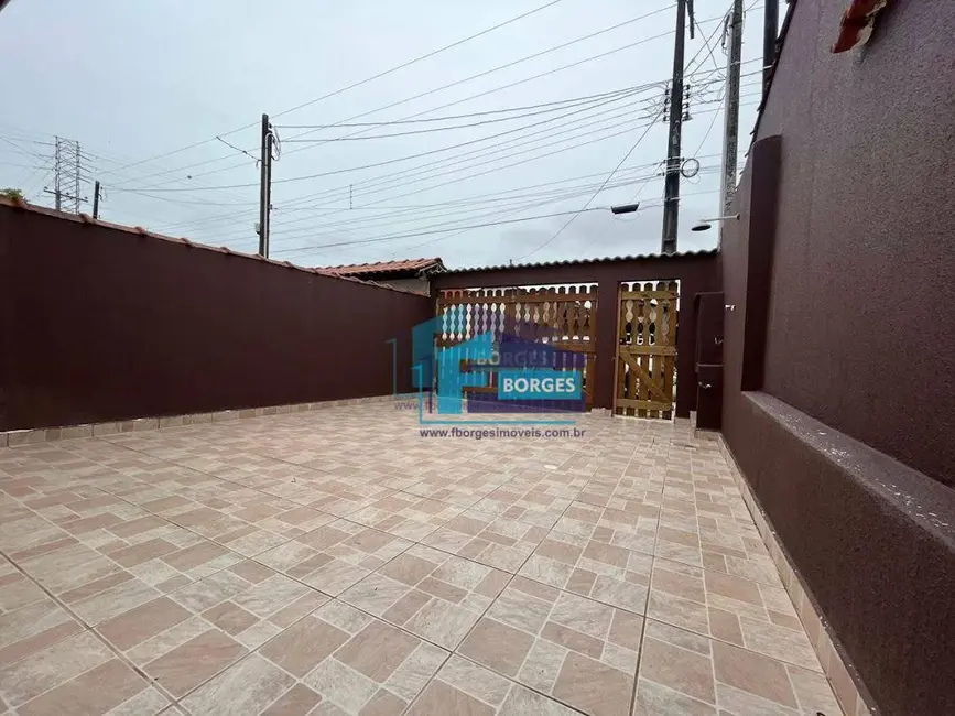 Foto 8 de Casa com 2 quartos à venda, 135m2 em Itanhaem - SP