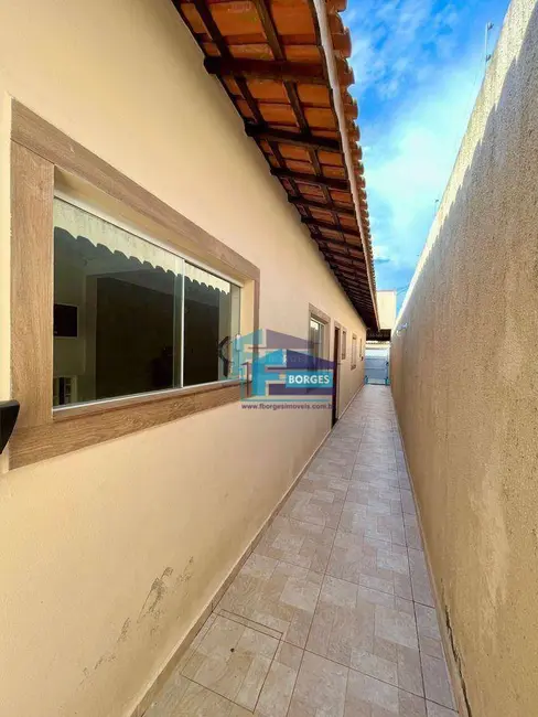 Foto 9 de Casa com 2 quartos à venda, 125m2 em Mongagua - SP