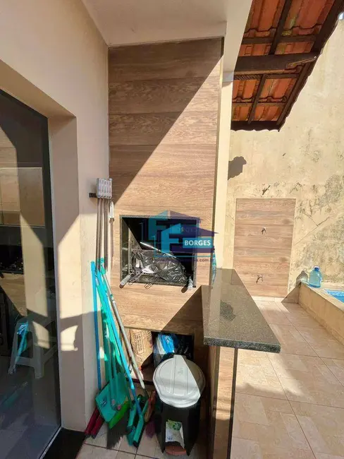 Foto 3 de Casa com 2 quartos à venda, 125m2 em Mongagua - SP