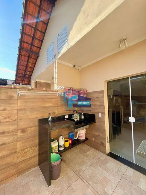 Foto 4 de Casa com 2 quartos à venda, 125m2 em Mongagua - SP