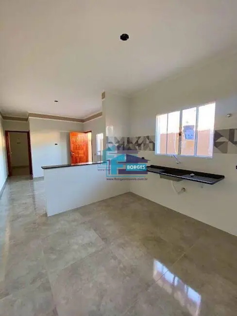 Foto 1 de Casa com 2 quartos à venda, 125m2 em Mongagua - SP