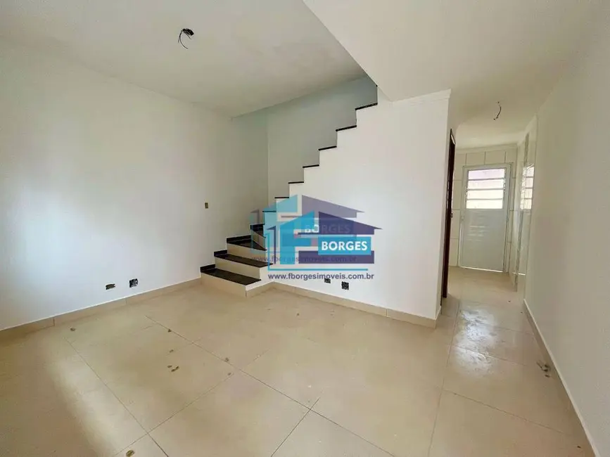 Foto 2 de Casa de Condomínio com 2 quartos à venda, 82m2 em Centro, Mongagua - SP