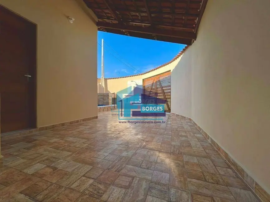 Foto 9 de Casa com 2 quartos à venda, 150m2 em Itanhaem - SP