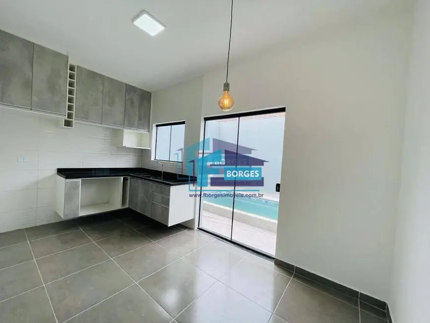 Foto 8 de Casa com 2 quartos à venda, 65m2 em Centro, Mongagua - SP
