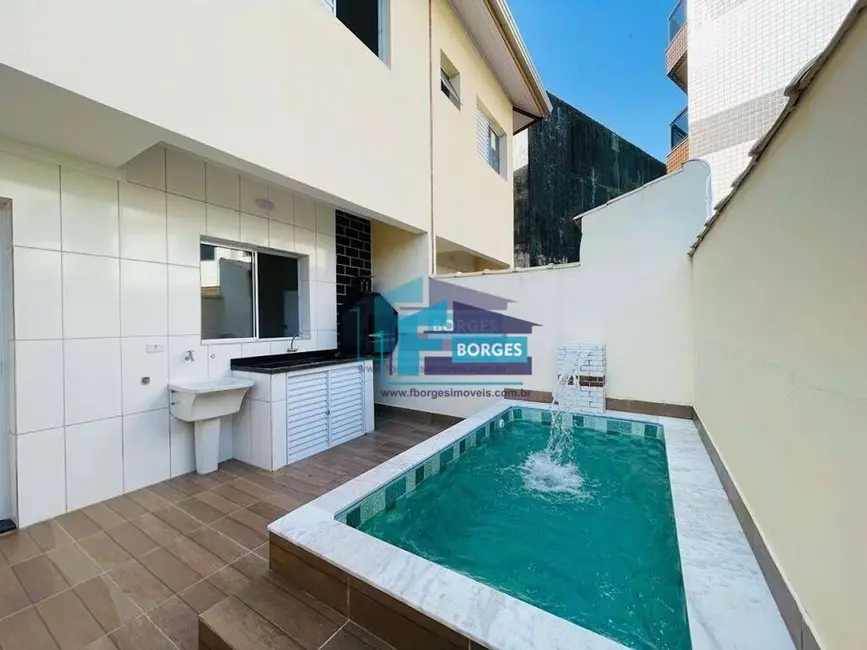 Casa com 2 quartos para alugar, 82m2 em Centro, Mongagua - SP - imagem 1 Foto 1 de Casa com 2 quartos para alugar, 82m2 em Centro, Mongagua - SP