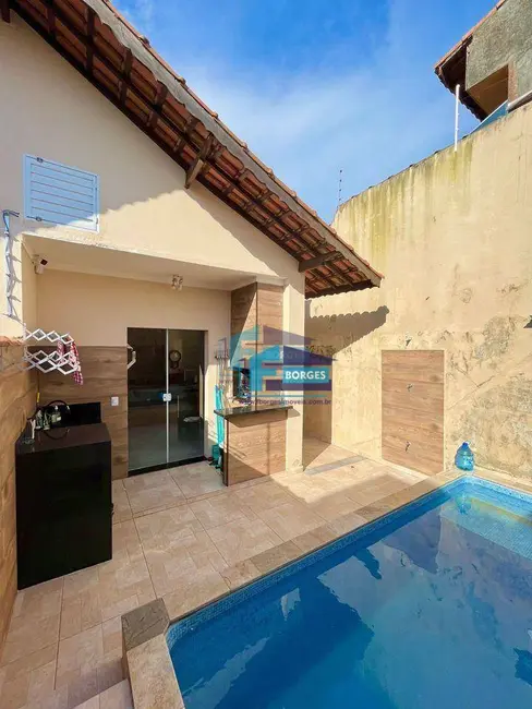 Foto 3 de Casa com 2 quartos à venda, 125m2 em Mongagua - SP